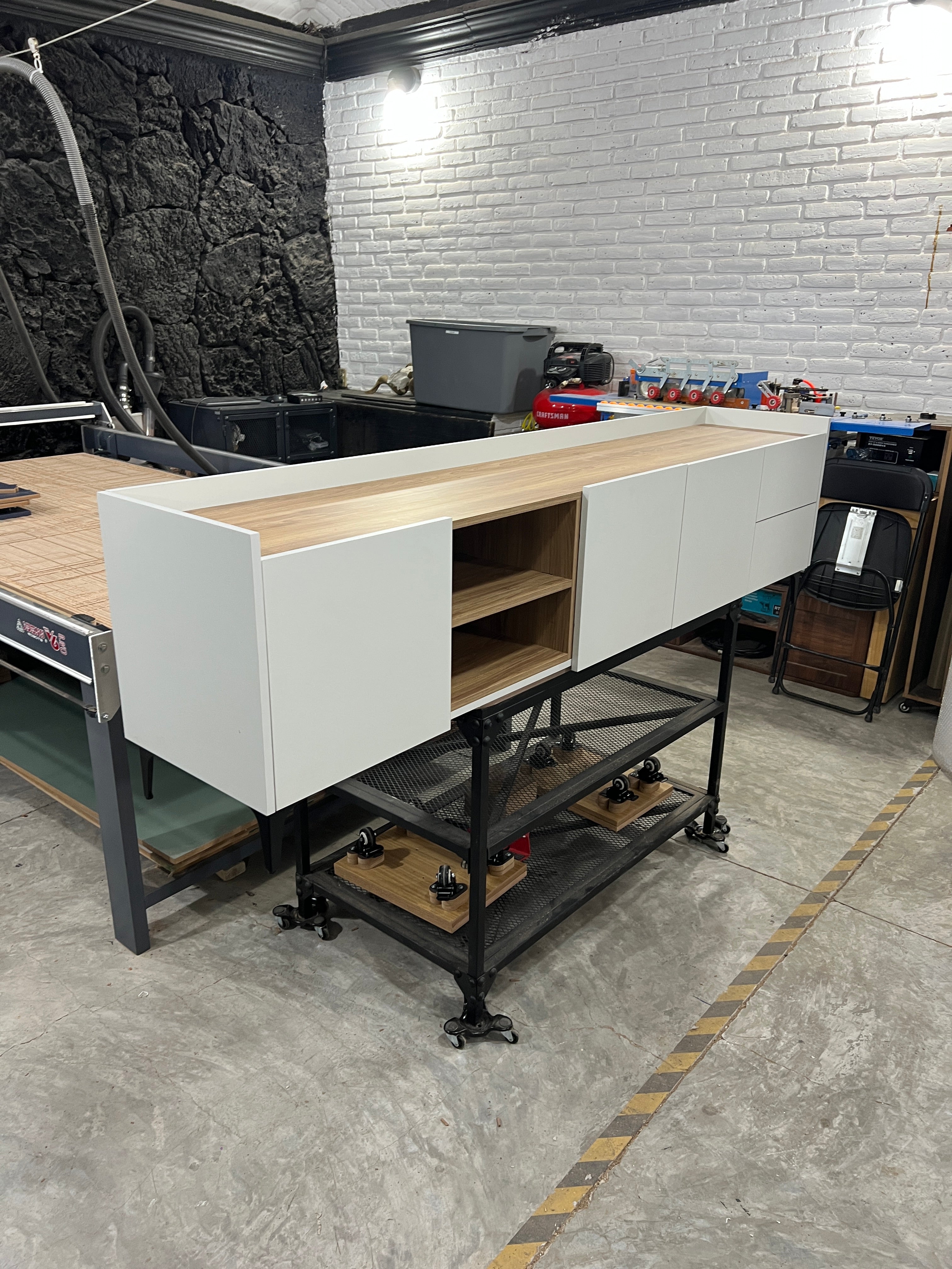 Mueble fabricado por USTUDIO