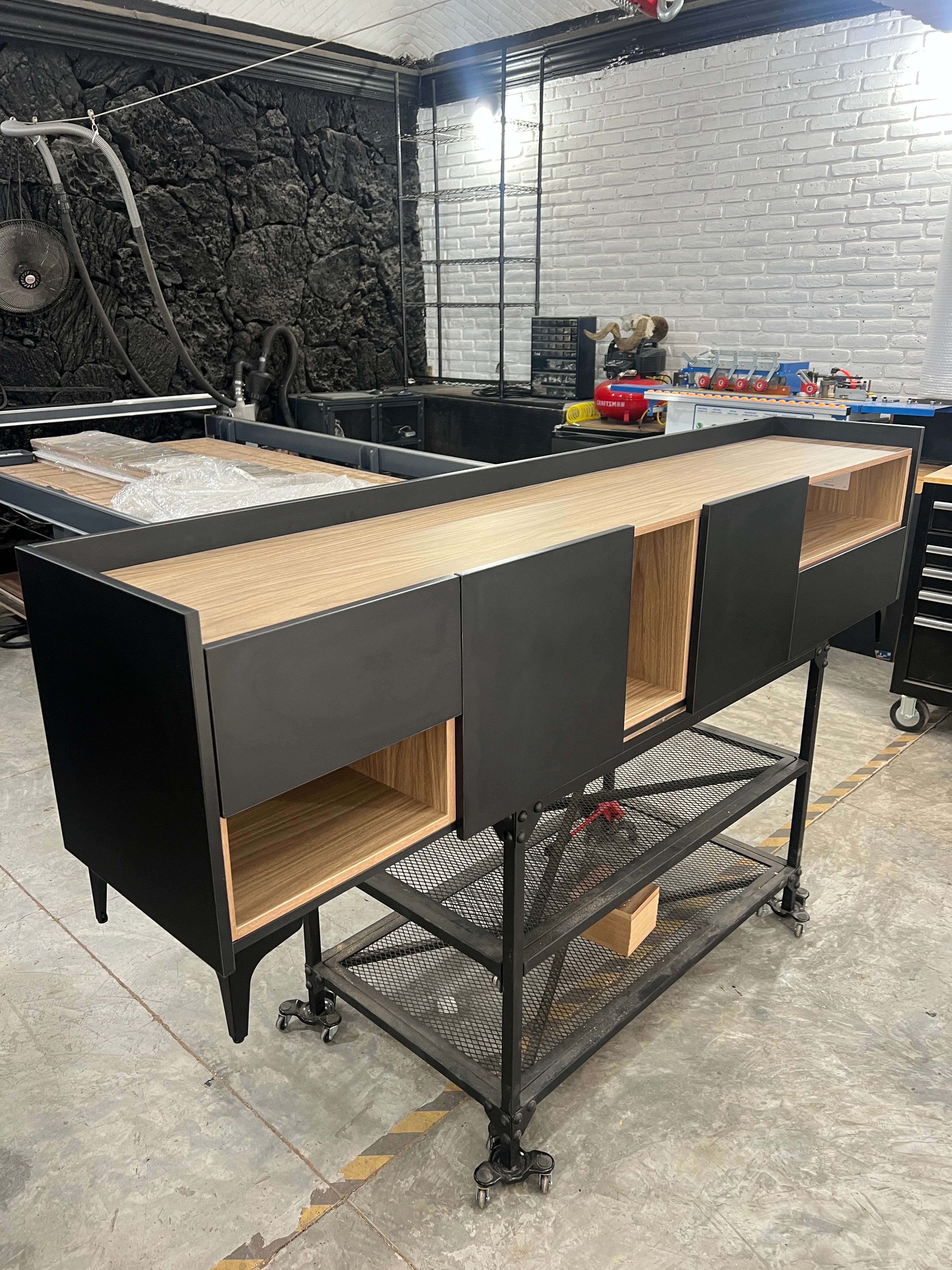 Mueble fabricado por USTUDIO